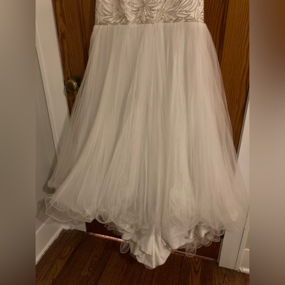 Gorgeous Sherri hill dress 👗 - Picture 4 of 8